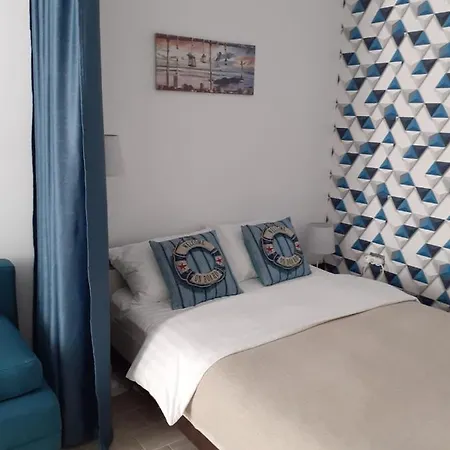 Sea View Studio In And Pool Apartment