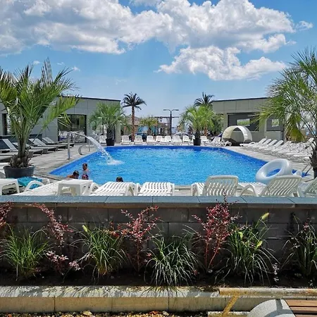Sea View Studio In And Pool דירה Năvodari